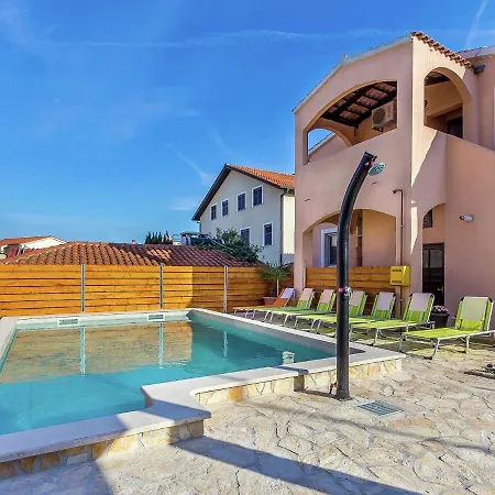 Studio In Li Njan With Shared Pool *