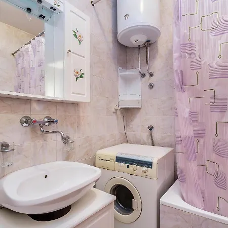 Studio In Li Njan With Shared Pool * Ližnjan